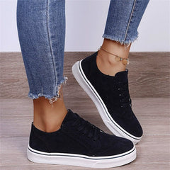 Freizeitschuhe mit Paillettendekoration