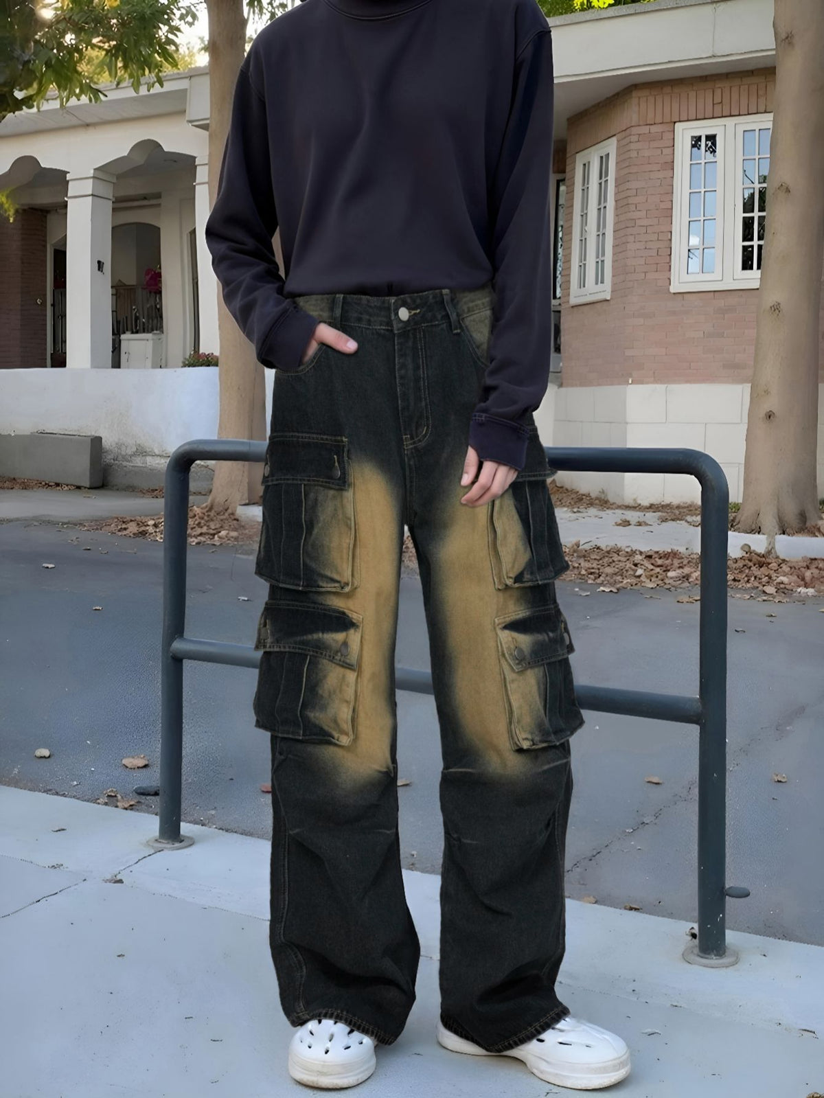 Loose straight-leg multi-pocket wide-leg jeans