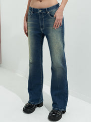 Jeans mit ausgestelltem Bein und Strass-Chrom-Herzen