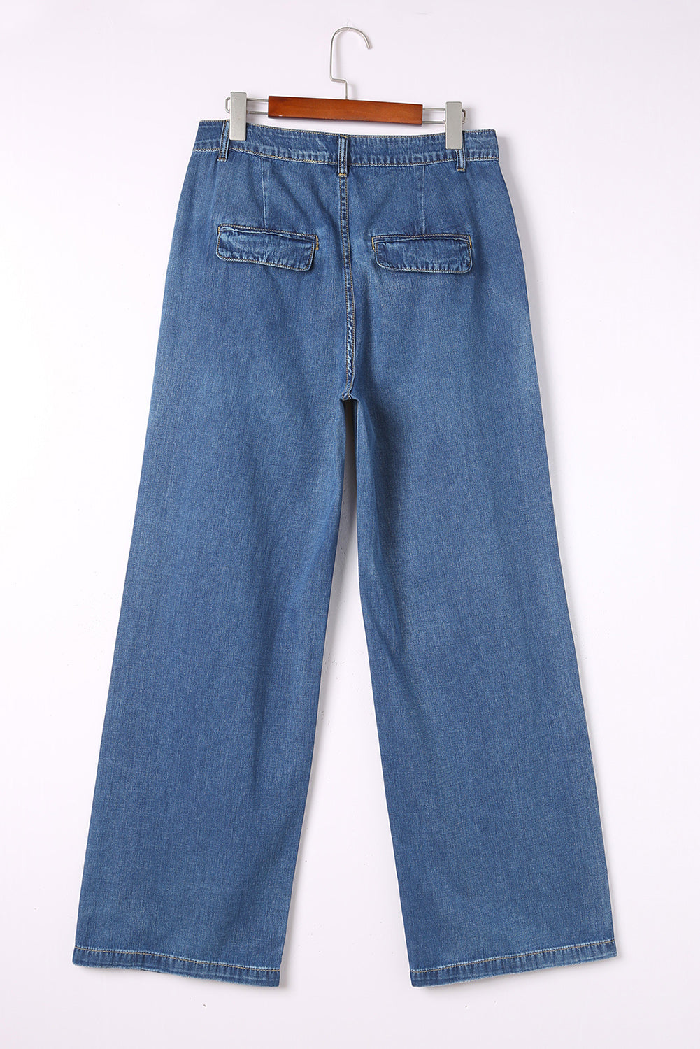 Blaue, lässige Jeans mit weitem Bein