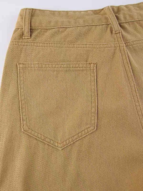 Braune klassische Vintage-Cargojeans mit Tasche