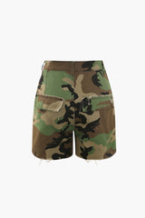 Pantalones cortos cargo con lazos y diseño desgastado de camuflaje retro
