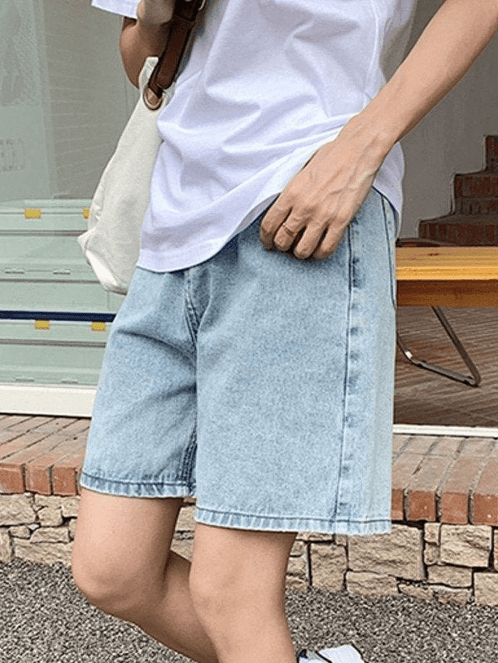 Blaue Retro-Jeansshorts mit hoher Taille und geradem Bein