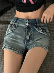 Schmale Hot-Shorts aus Distressed-Denim