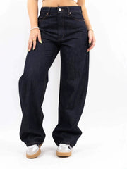 Simple And Loose Commuting Jeans