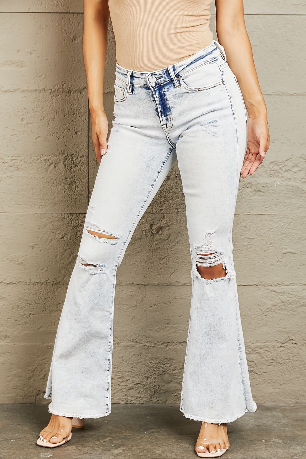 BAYEAS – Distressed-Jeans mit mittelhohem Bund und Acid-Wash