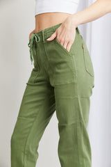 Judy Blue Jeans in voller Größe mit Kordelzug in der Taille und Tasche
