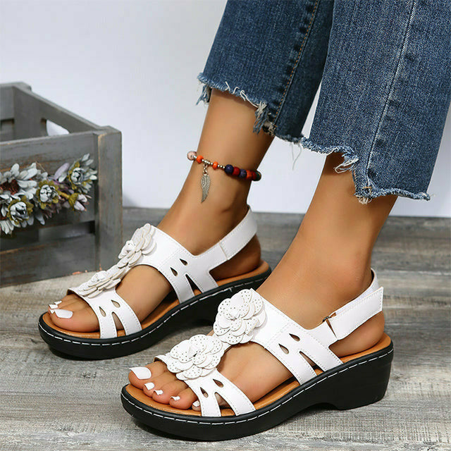 3D Flower Decoration Wedge Sandals