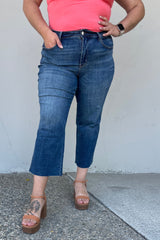 Judy Blue – Renee – Kurze Jeans mit weitem Bein in voller Größe und mittlerer Waschung