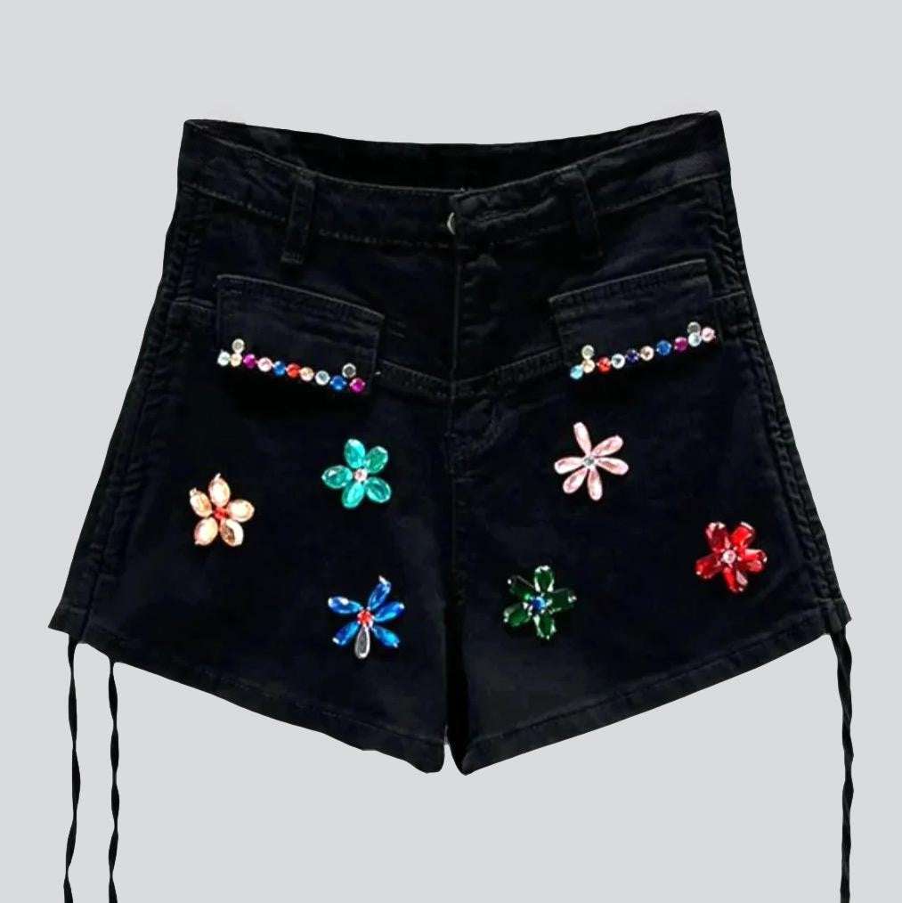 Flower embellished drawstrings denim shorts