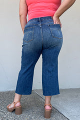Judy Blue – Renee – Kurze Jeans mit weitem Bein in voller Größe und mittlerer Waschung