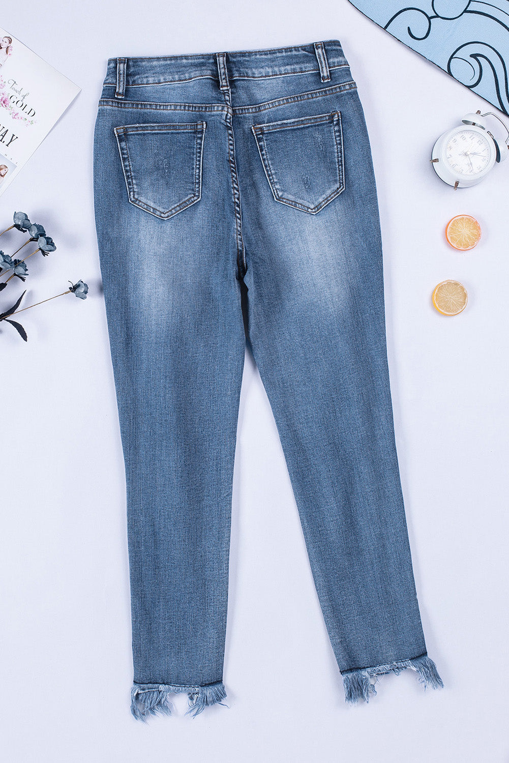 Baeful – Kurze Jeans im Used-Look mit ausgefranstem Saum