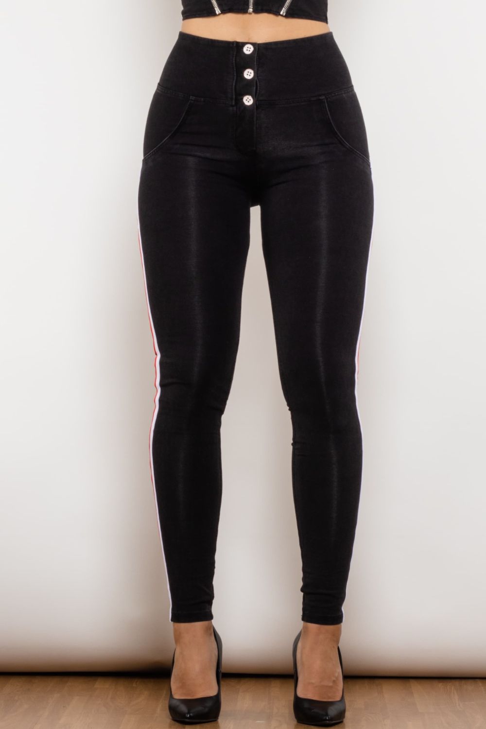 Skinny Jeans mit seitlichen Streifen und Knöpfen