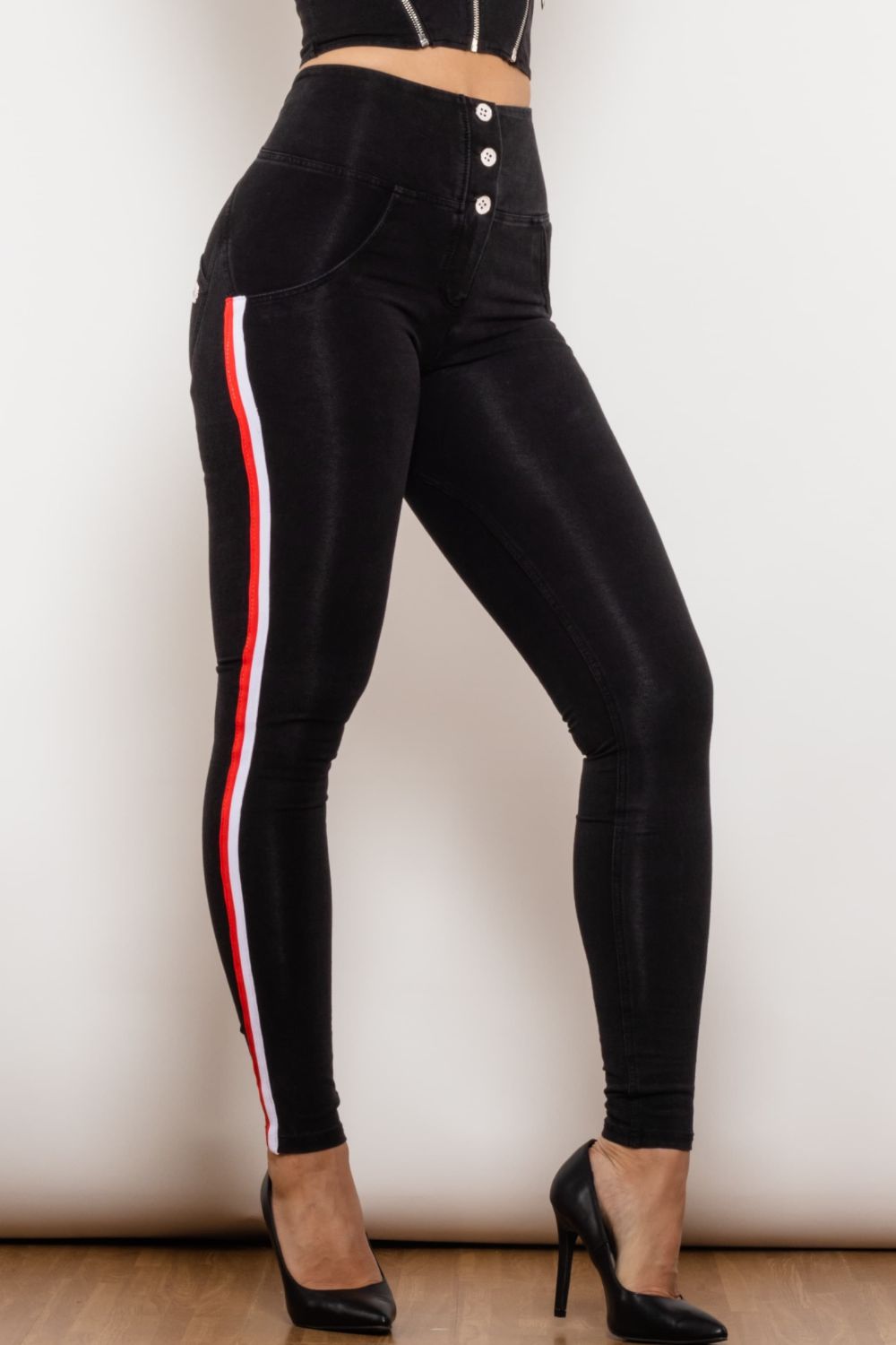 Skinny Jeans mit seitlichen Streifen und Knöpfen