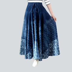 Dunkler Maxi-Jeansrock im Bohemian-Stil