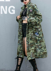 Lässiger Camouflage-Nieten-Print-Taschen Herbst-Denim-Langarm-Trenchcoats