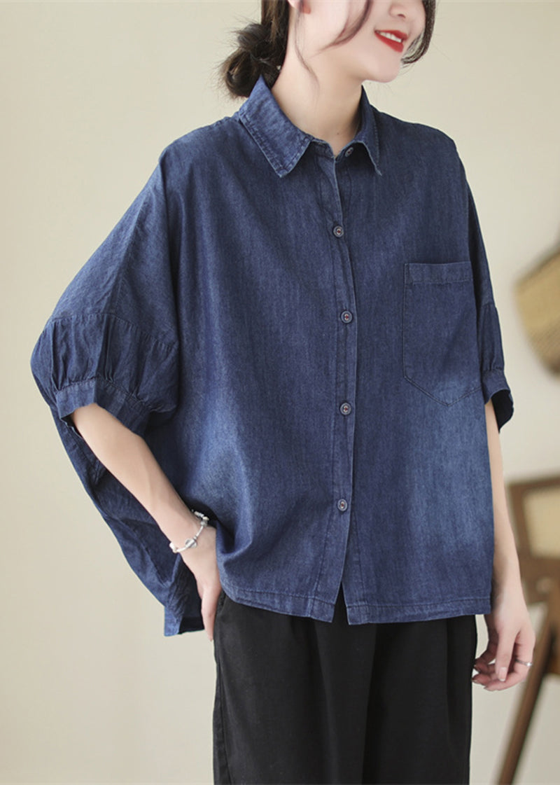 Lässige, marineblaue, übergroße Bluse aus gewaschenem Denim mit Fledermausärmeln