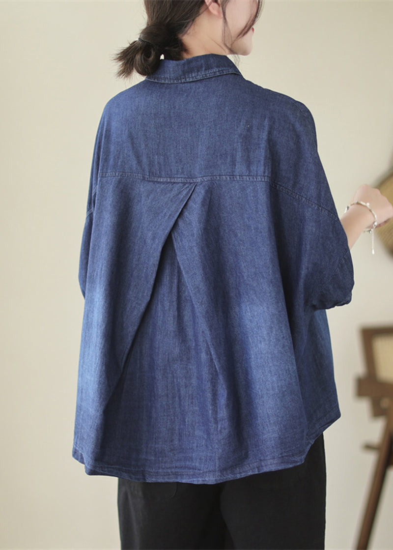 Lässige, marineblaue, übergroße Bluse aus gewaschenem Denim mit Fledermausärmeln