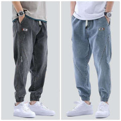 Loose men jeans with straps