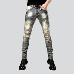 Stylische Herren Bikerjeans im Used-Look