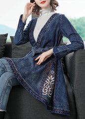 Blaue Trenchcoats aus Baumwolldenim mit niedrigem und hohem Design und V-Ausschnitt