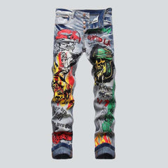 Jeans mit Graffiti-Malerei für Herren