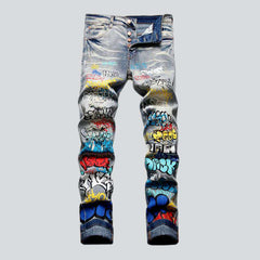 Graffiti print ripped men jeans