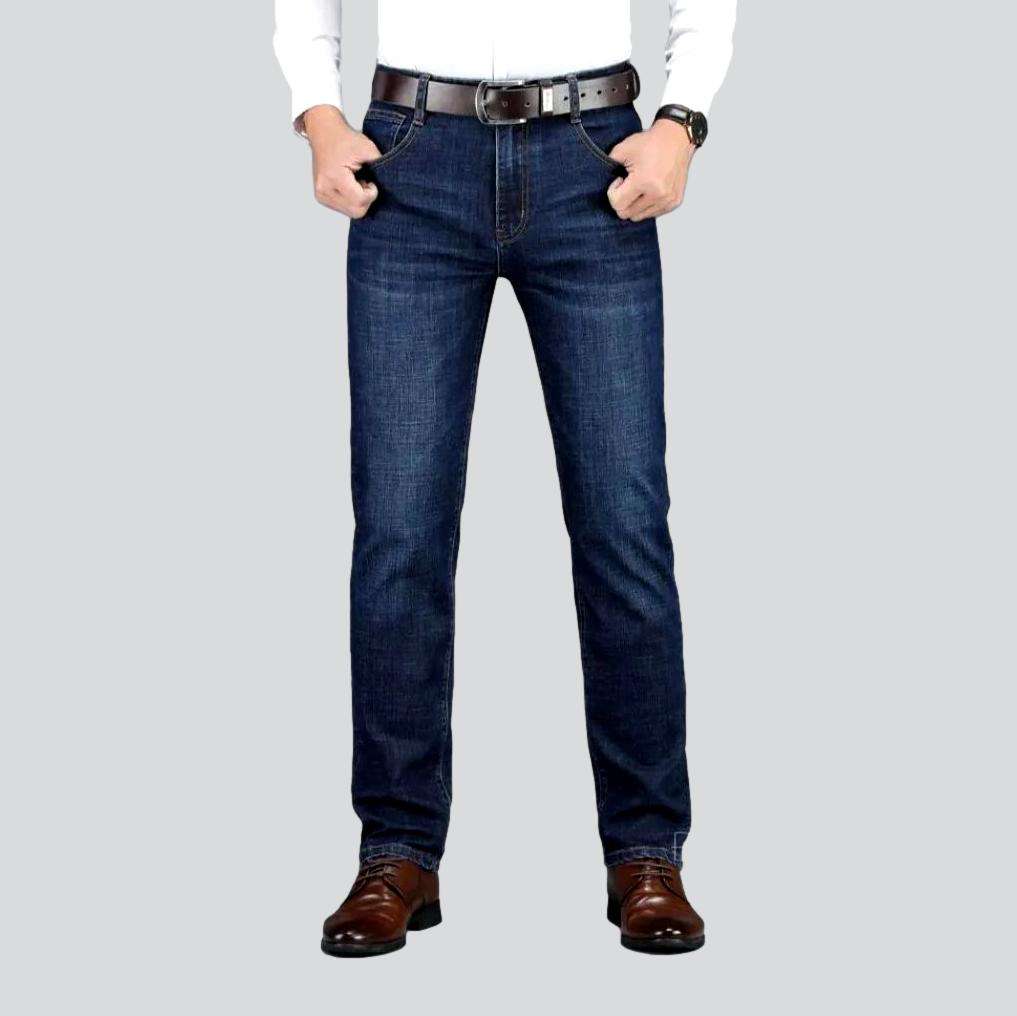 Business Casual dunkle Herrenjeans