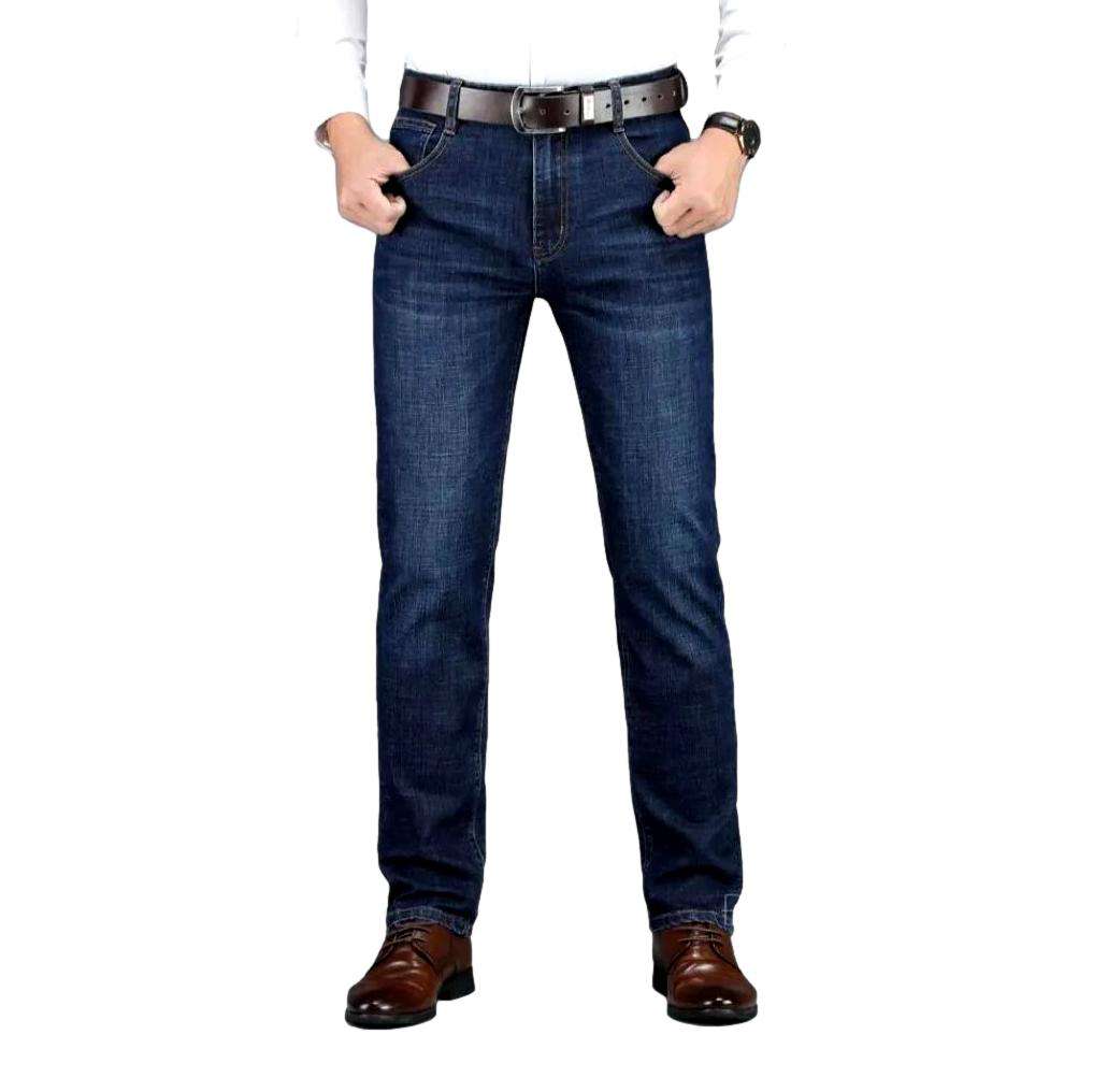 Business Casual dunkle Herrenjeans