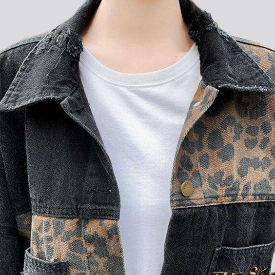 Leopard patch inscribed denim jacket