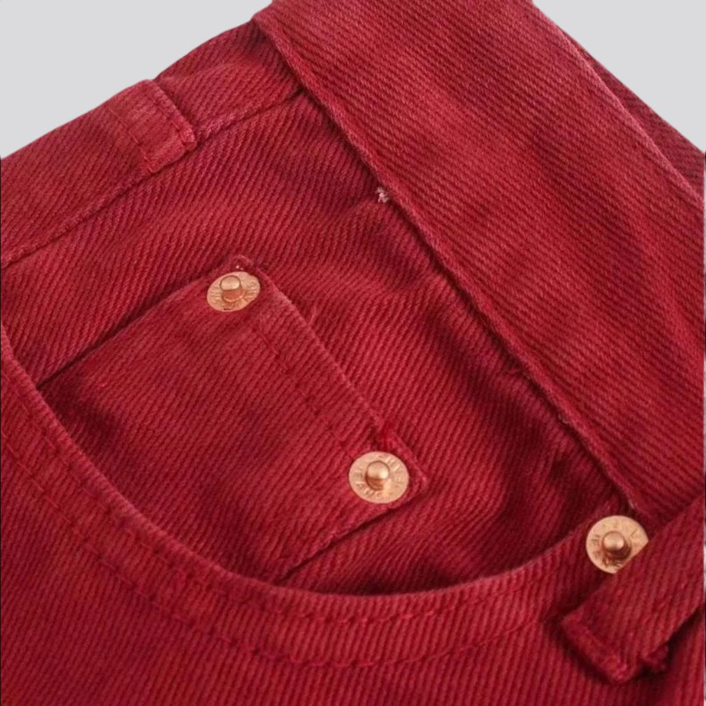 Rote Straight-Jeans mit ungesäumtem Saum