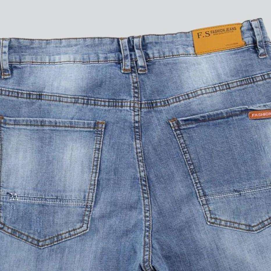 Hell gewaschene dünne Herrenjeans