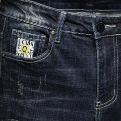 Bemalte Knieflicken-Jeans für Herren