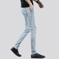 Mid-waist light men wash jeans