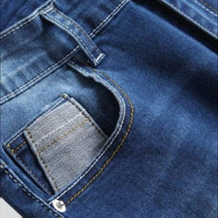 Jeansshorts für Herren mit Sanded-Stickerei