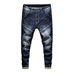 Herren Bikerjeans mit geflickten Knien