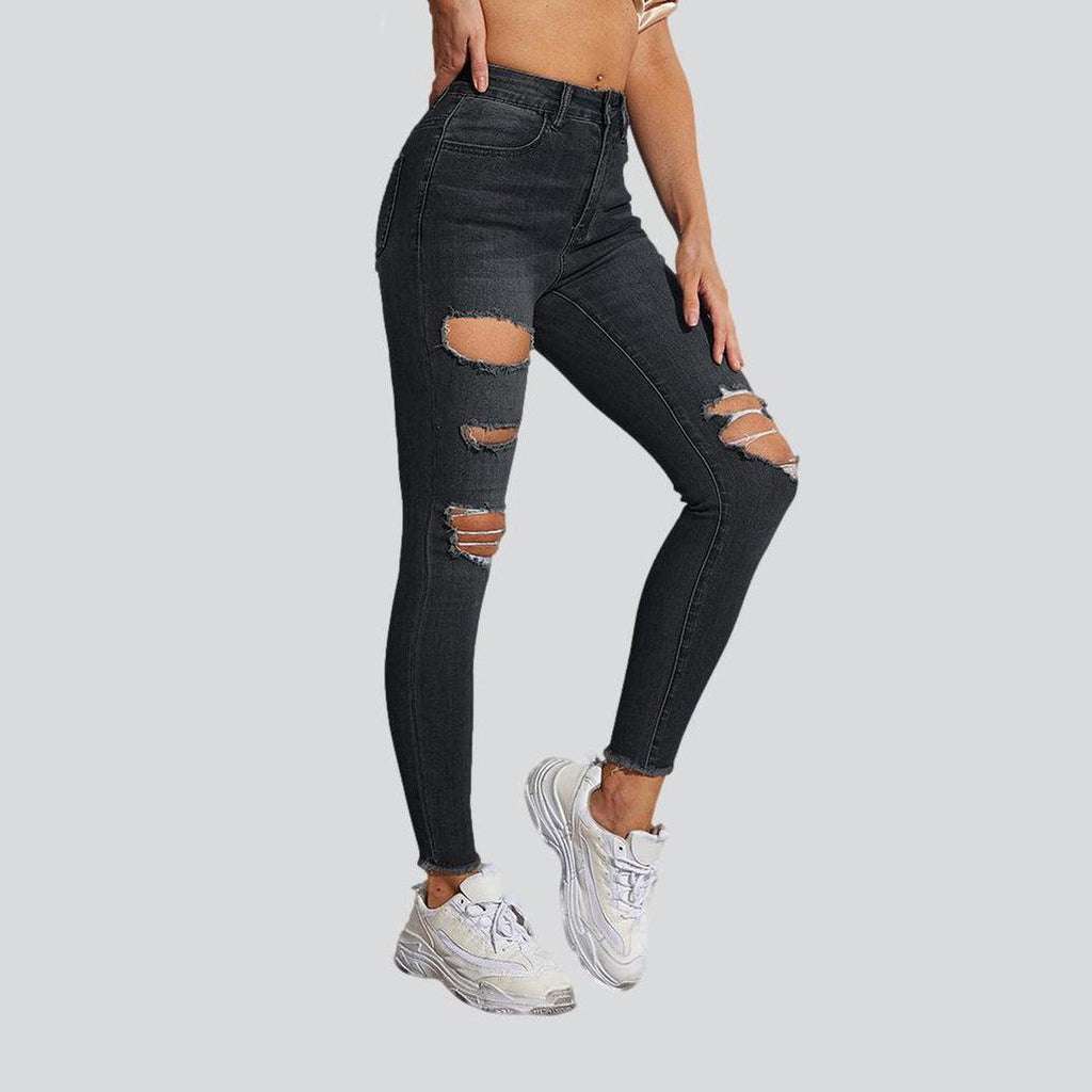 Butt-lifting distressed women jeans