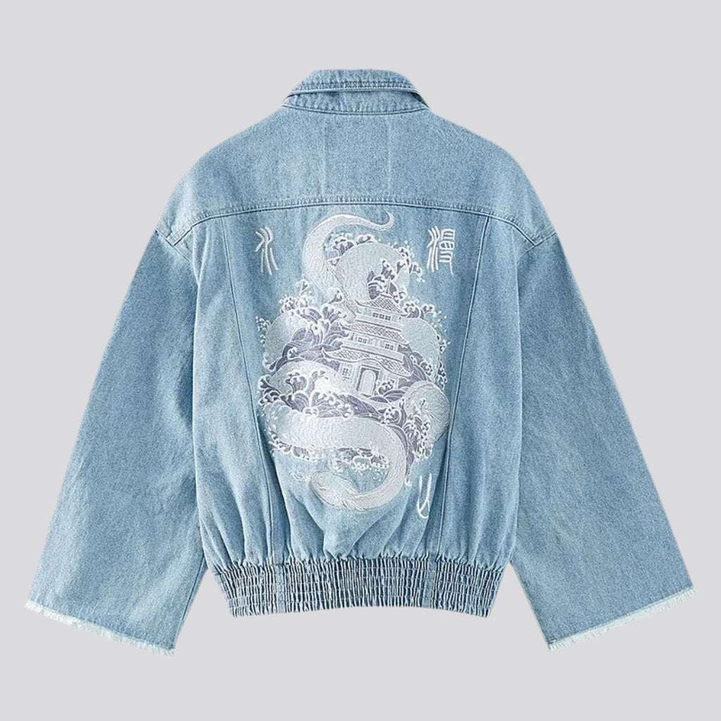 Jeansjacke mit chinesischer Drachenstickerei