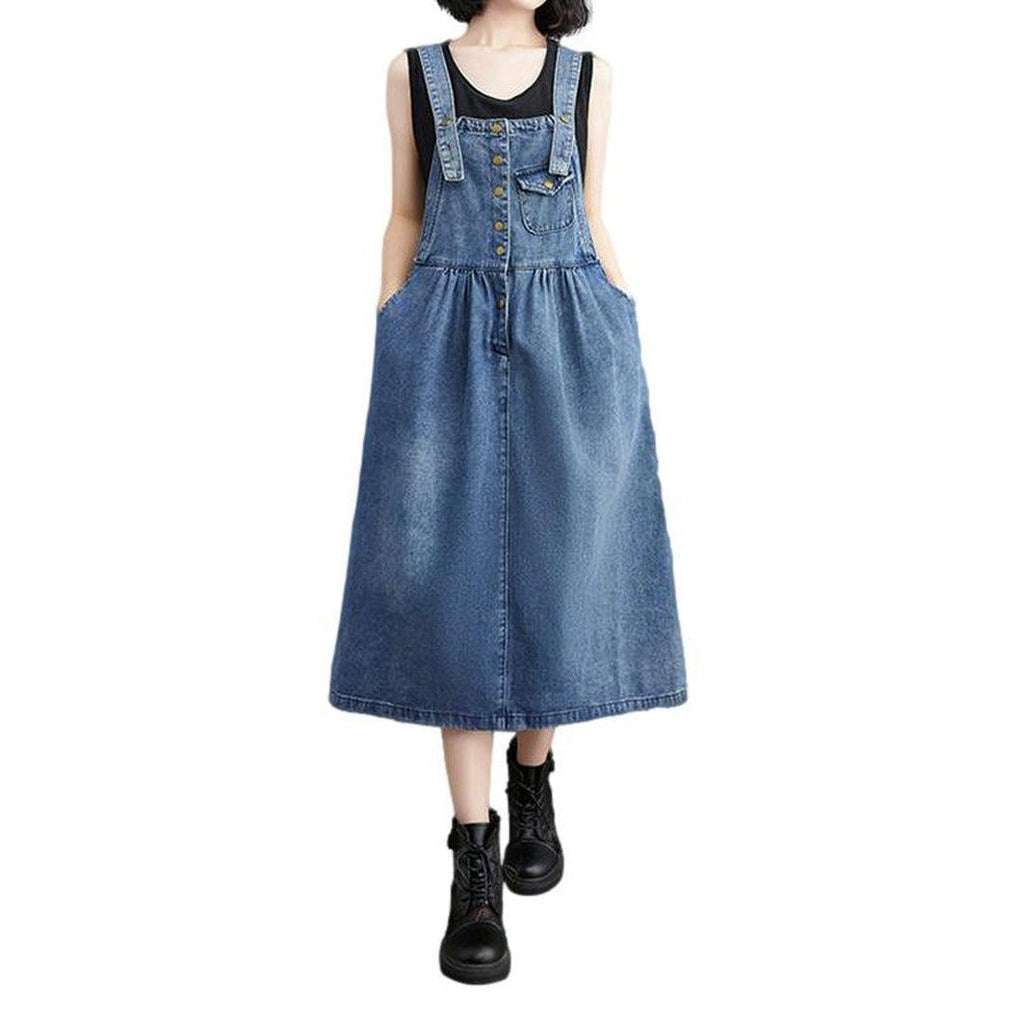 Buttoned denim dress with suspenders