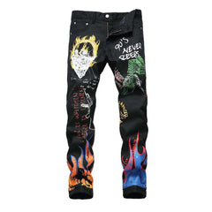 Farbig flammenbemalte Herrenjeans