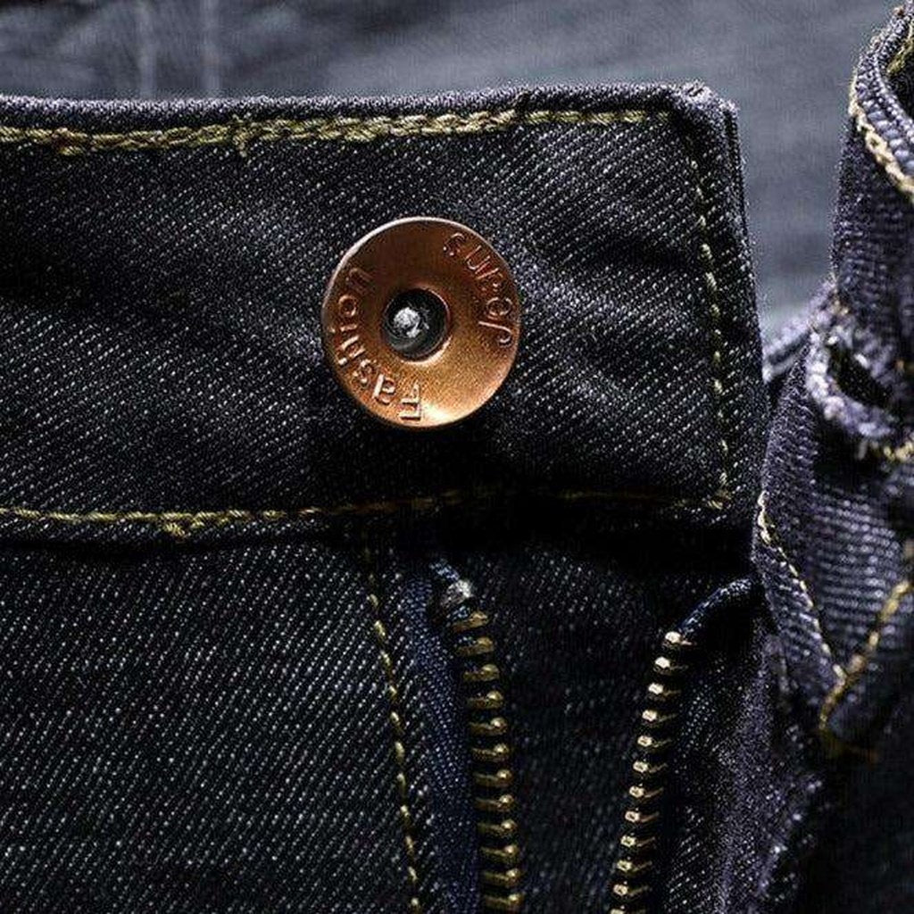 Jeans mit Stickerei auf der Gesäßtasche für Herren