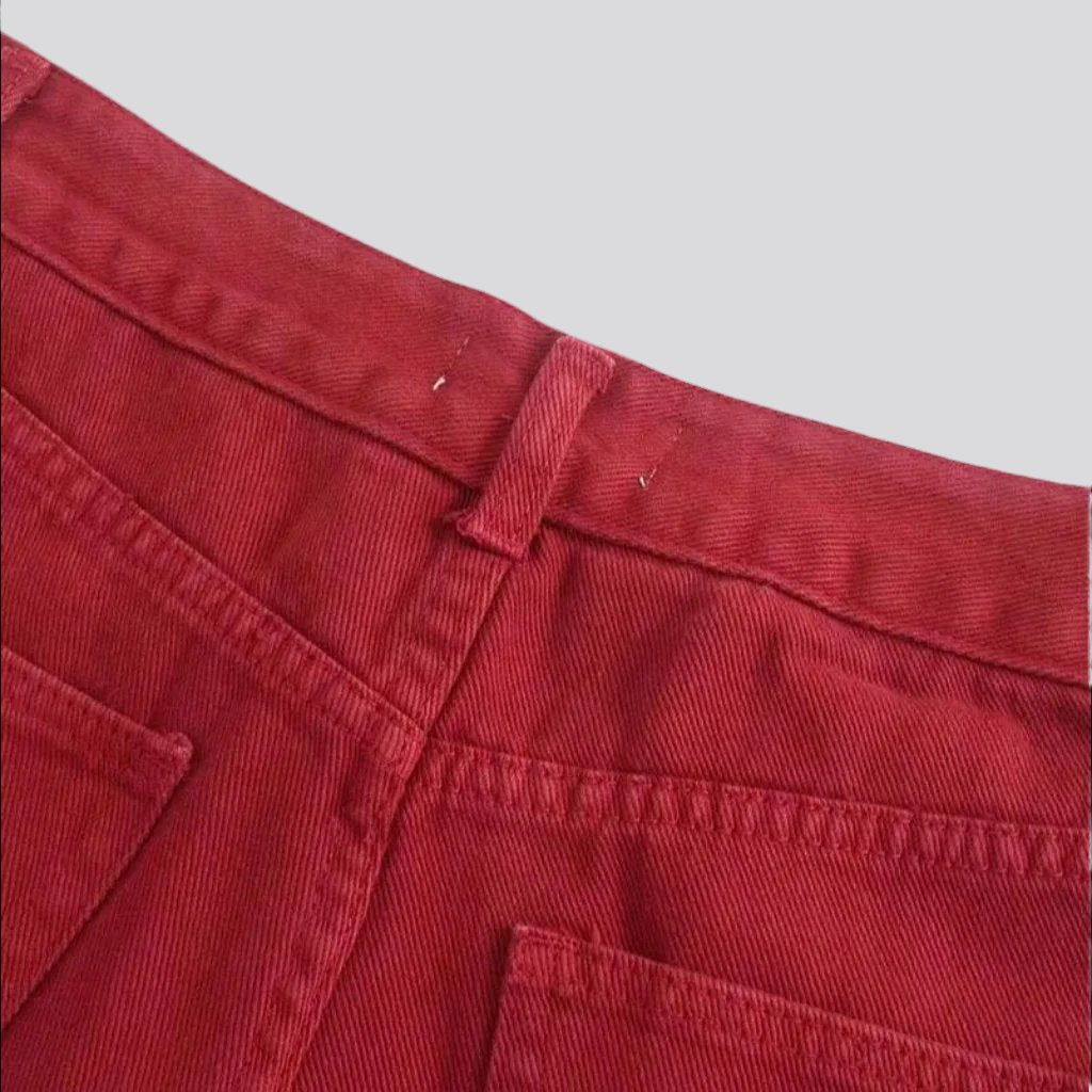 Rote Straight-Jeans mit ungesäumtem Saum