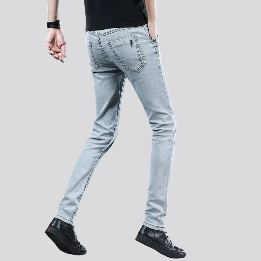 Mid-waist light men wash jeans