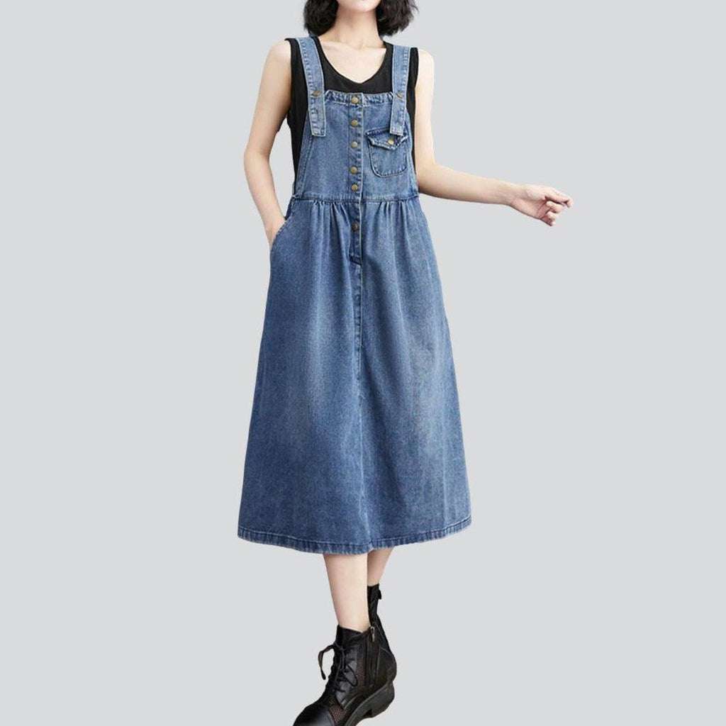 Buttoned denim dress with suspenders