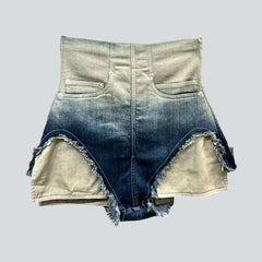 Jeansshorts mit Cut-Outs im Lagenlook