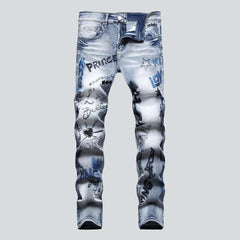 Light wash men embroidered jeans