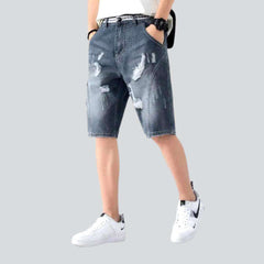 Loose men ripped denim shorts