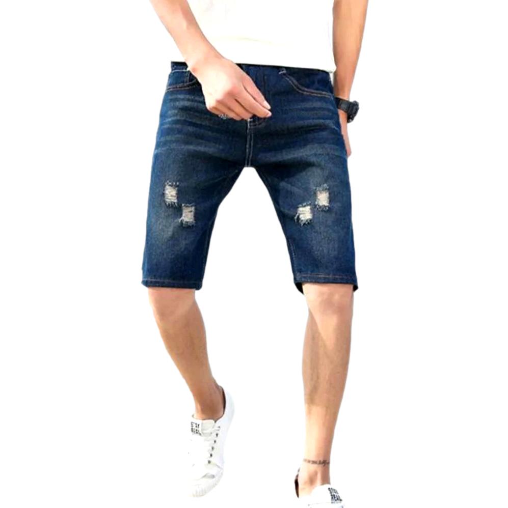 Schmale, zerrissene Jeansshorts mit Whiskers