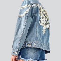 Perlenverzierte Boho-Jeansjacke