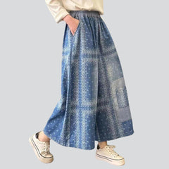 Pantalones vaqueros culotte con estampado de adornos